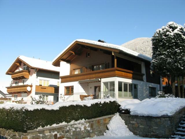 Haus Dejakom Mayrhofen Bagian luar foto