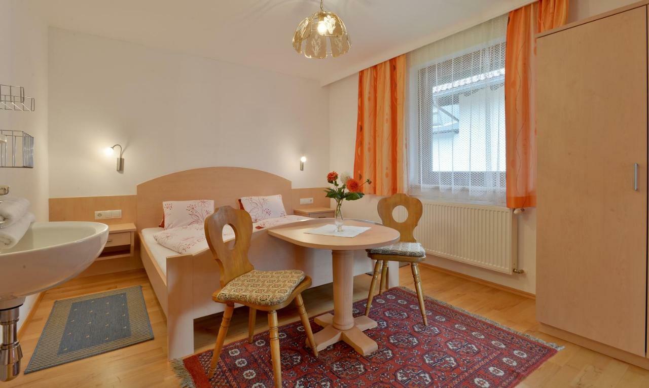 Haus Dejakom Mayrhofen Bagian luar foto
